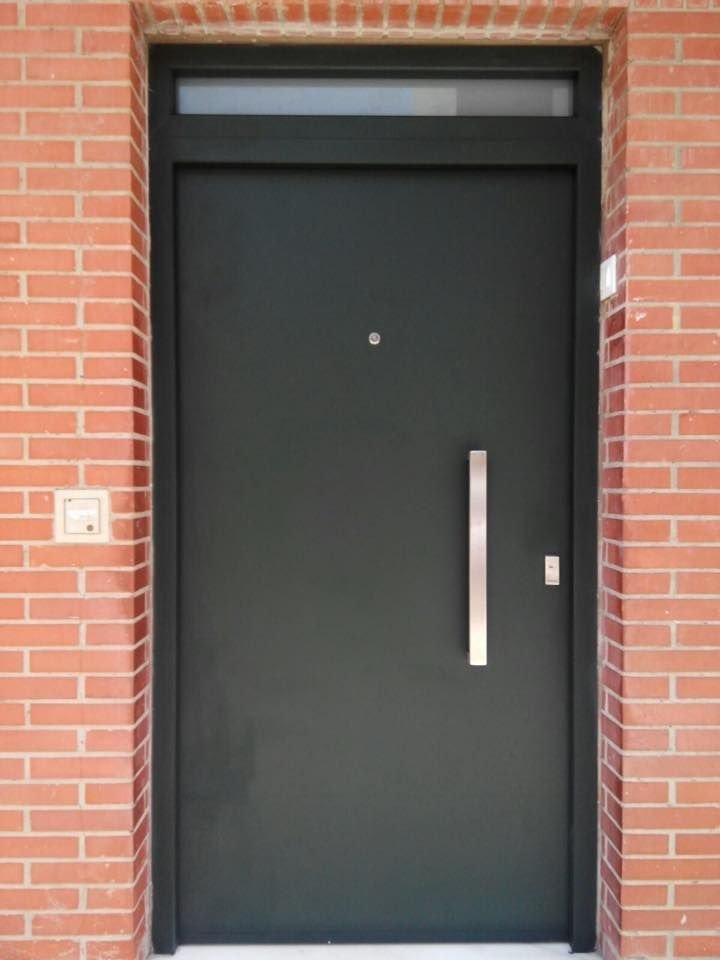 Puerta blindada de seguridad